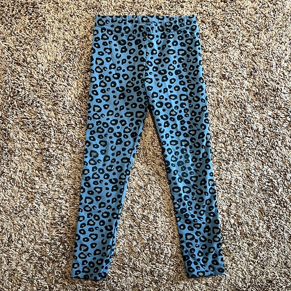 Carter Girl’s Blue Leopard leggings, size 4t